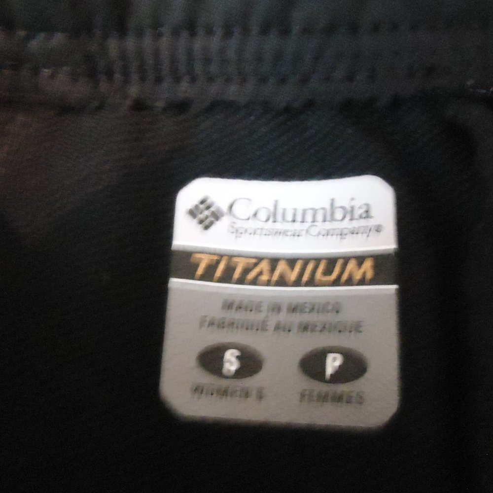 COLUMBIA Titanium Fitted Capri Size S - Picture 2 of 13
